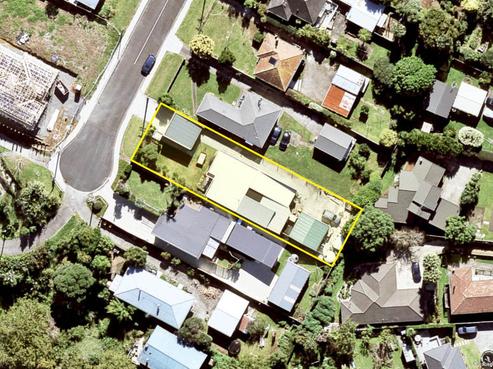 16 River Road, Te Atatu Peninsula