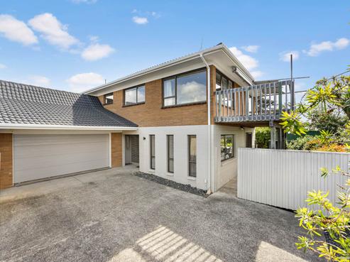 2/18 Kauri Glen Road, Northcote