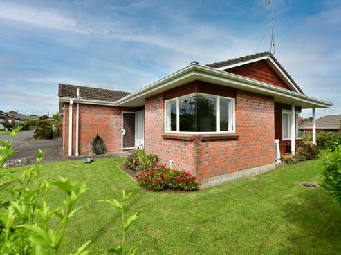 26 The Grove, Red Beach