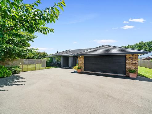 10 Arthur Grove, Waikanae