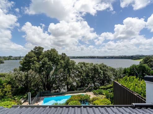 11/212 Hurstmere Road, Takapuna