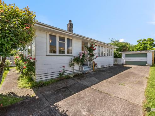 8 Hector Grove, Trentham