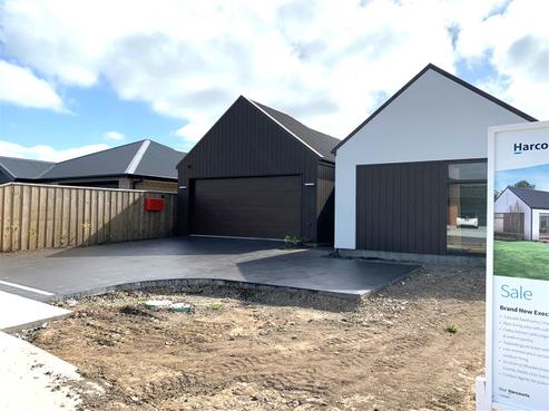 22 Chambers Avenue, Ravenswood