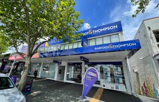 OPEN-PLAN OFFICE/STUDIO