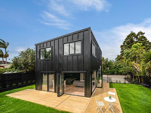 2/111 Taikata Road, Te Atatu Peninsula