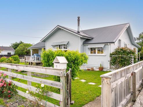 12 Daniell Street, Featherston