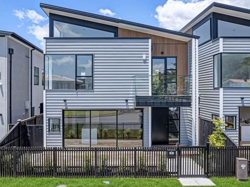 2A Luke Place, Eastern Beach