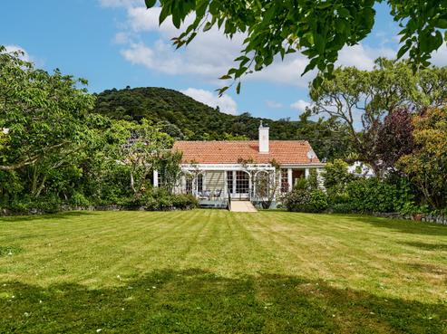 3 Cheviot Road, Lowry Bay