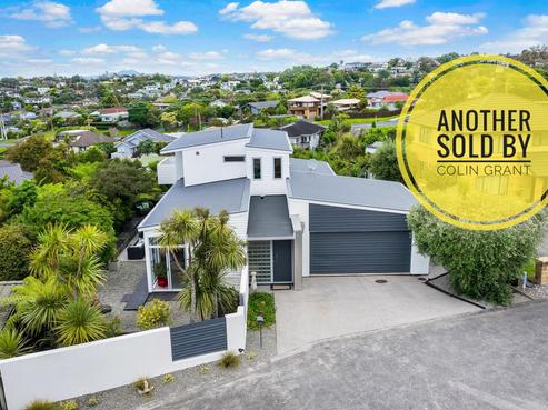 20 Ian Sage Avenue, Torbay