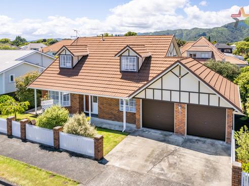 14 Saulbrey Grove, Woburn
