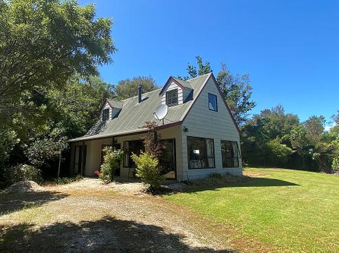 1864 Takaka-collingwood Highway, Parapara