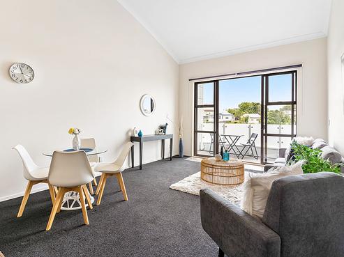 303/3 Morningside Drive, Morningside