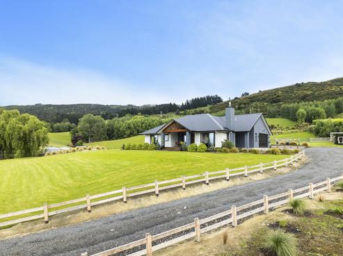34 Tara Hills Drive, North Taieri