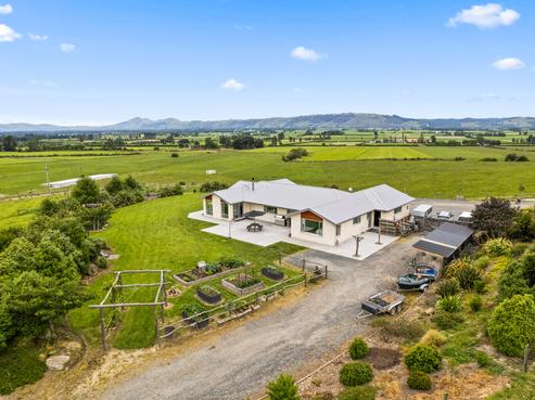 62 Back Road, Outram