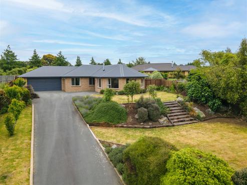 23 Grove Avenue, Weston