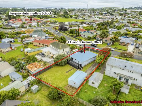 13 Sandra Avenue, Otara