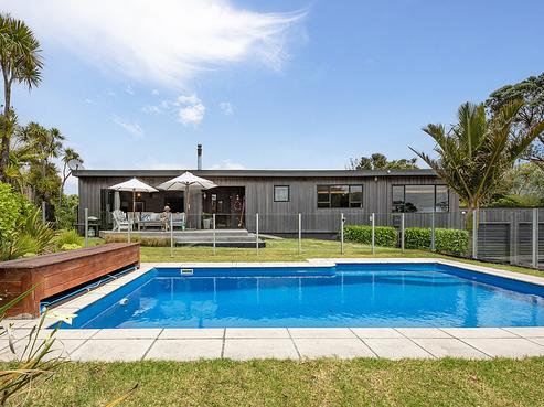 203 Piha Road, Piha