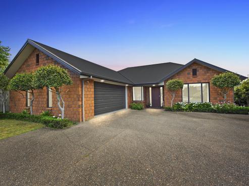36 Winslow Court, Huntington
