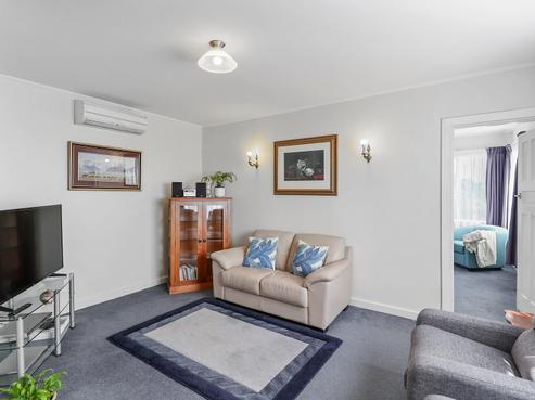 27 Le Cren Street, Seaview