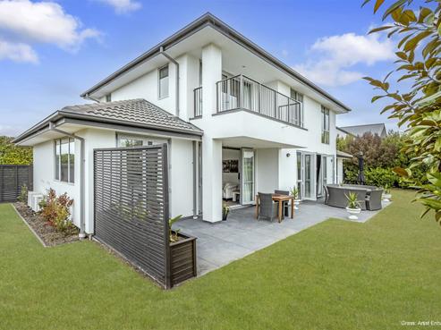 27 Applefield Court, Northwood