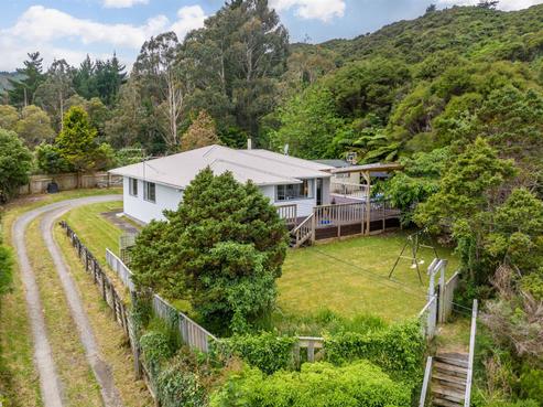 15 Gawler Grove, Wainuiomata
