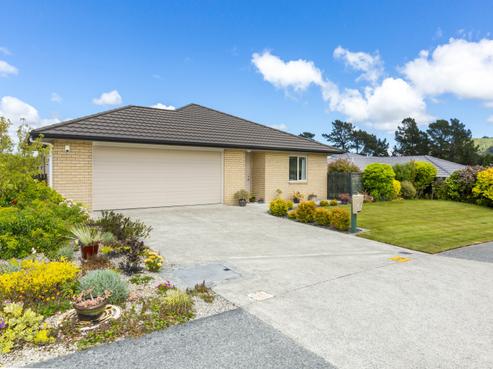 34 Sunstone Crescent, Brown Owl