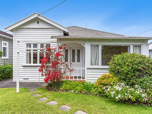 5 Ascot Avenue, Narrow Neck