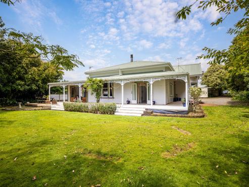 26 Takiroa Street, Urenui