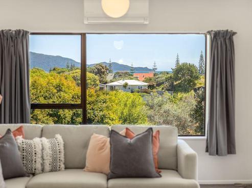 1 Frimley Terrace, Waikanae Beach