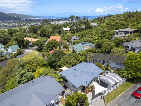 7 Gainsborough Grove, Belmont