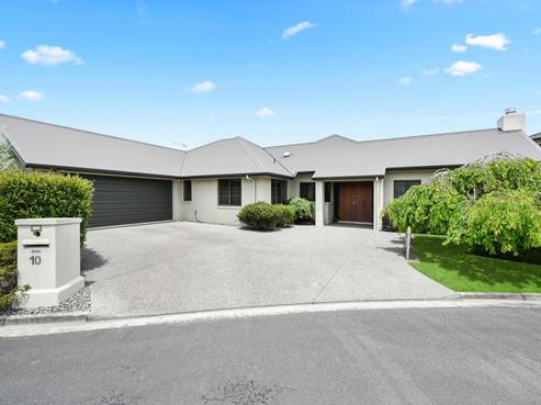 10 Aspen Court, Huntington