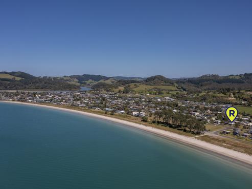 18 Banks Street, Cooks Beach
