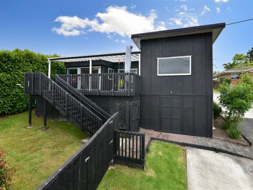 18A Hand Road, Helensville