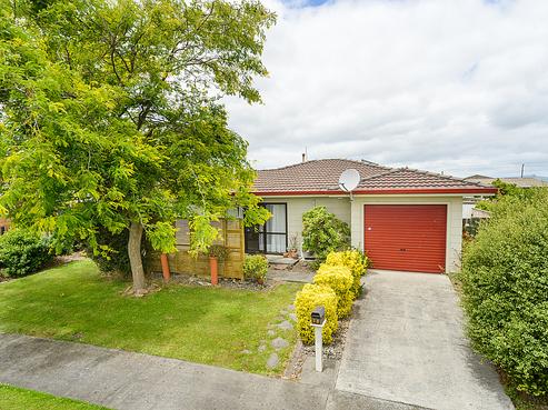 58 Geraldine Crescent, Cloverlea