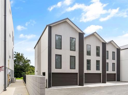 1 Lakewood Lane, Cambridge