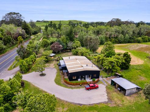 1082 Junction Road, Egmont Village