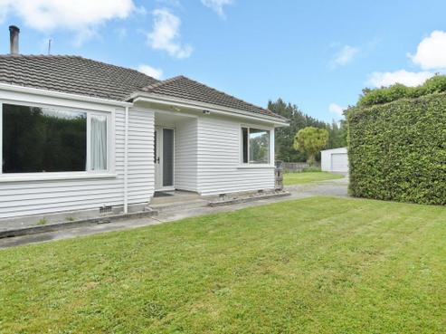 1427 Main North Road, Waikuku