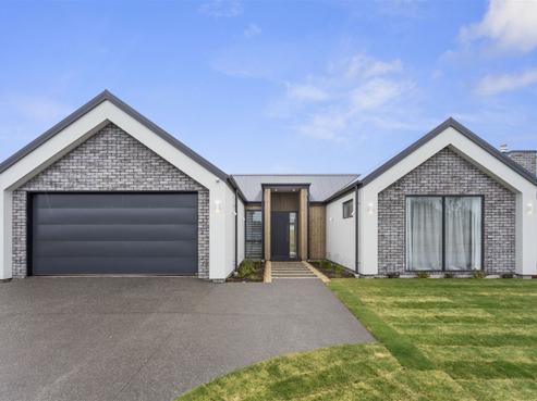 22 McQuillan Avenue, Woodend