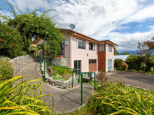 16 Park Avenue, Takaka