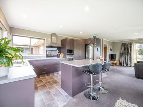 12 Juniper Close, Alexandra