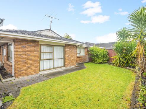 2/27 Duke Street, Papakura