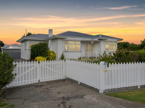 7 Mill Road, Clive