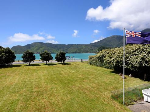 20 Esplanade, Okiwi Bay