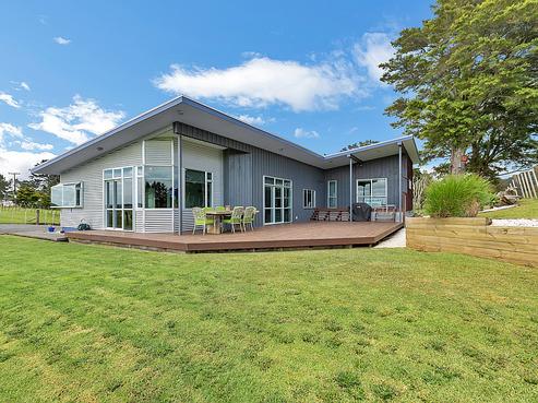 26 Old School Road, Maungakaramea