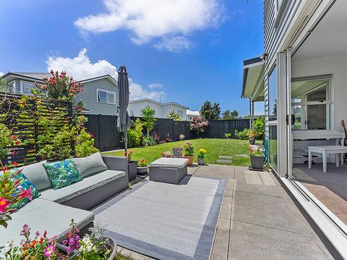 8 Onekura Street, Red Beach