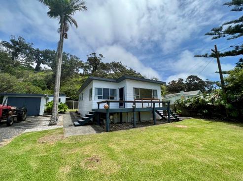221 Oakura Road, Oakura Coast