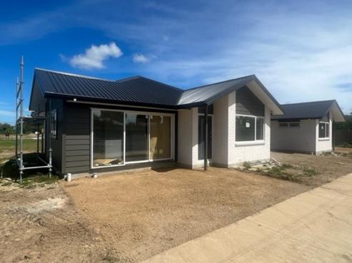 4 Van Baarle Close, Carterton