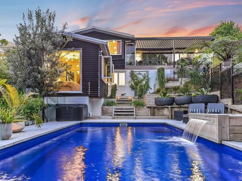 734 River Road, Chartwell