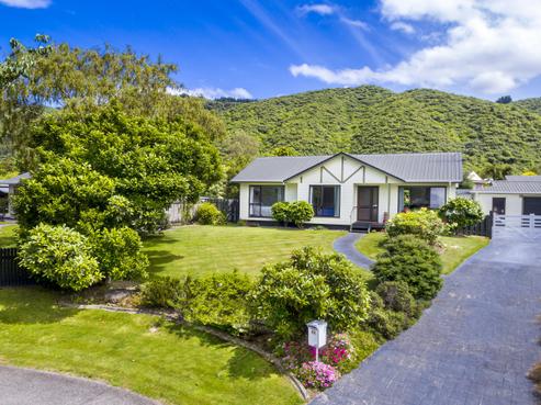 42 Delaware Grove, Totara Park