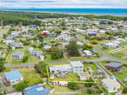 5 Ngatiawa Street, Himatangi Beach